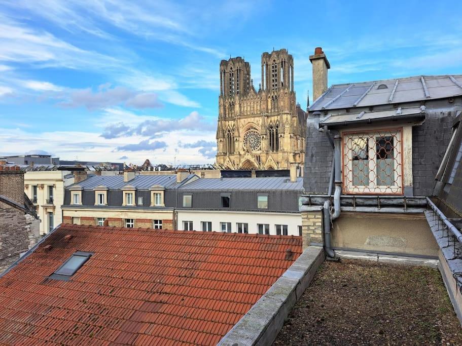 Faro, Vue Sur La Cathedrale Apartment Reims Exterior photo